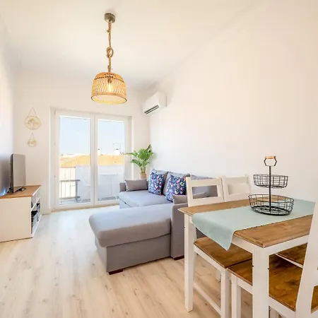 Guestready - A Charming Near Alvalade Appartamento Lisbona